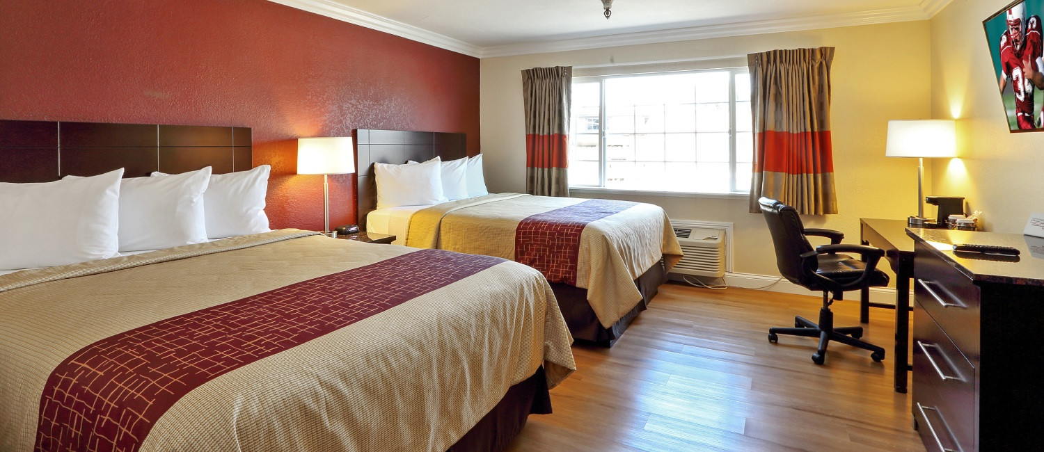 Cozy & Family-friendly Guestrooms In The Heart Of Monterey