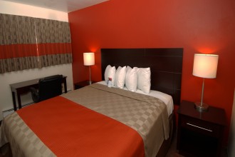 Comfortable California King Size bed rooms in Monterey