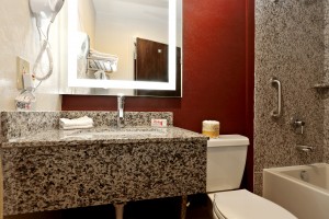 Red Roof Inn - Modern Bathrooms