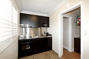 Red Roof Inn - High-End Kitchenette 