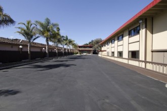 Red Roof Inn - Ample parking for RVs and buses at the Red Roof Inn Monterey