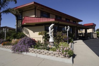 Red Roof Inn - The Red Roof Inn Monterey is centrally located in Monterey